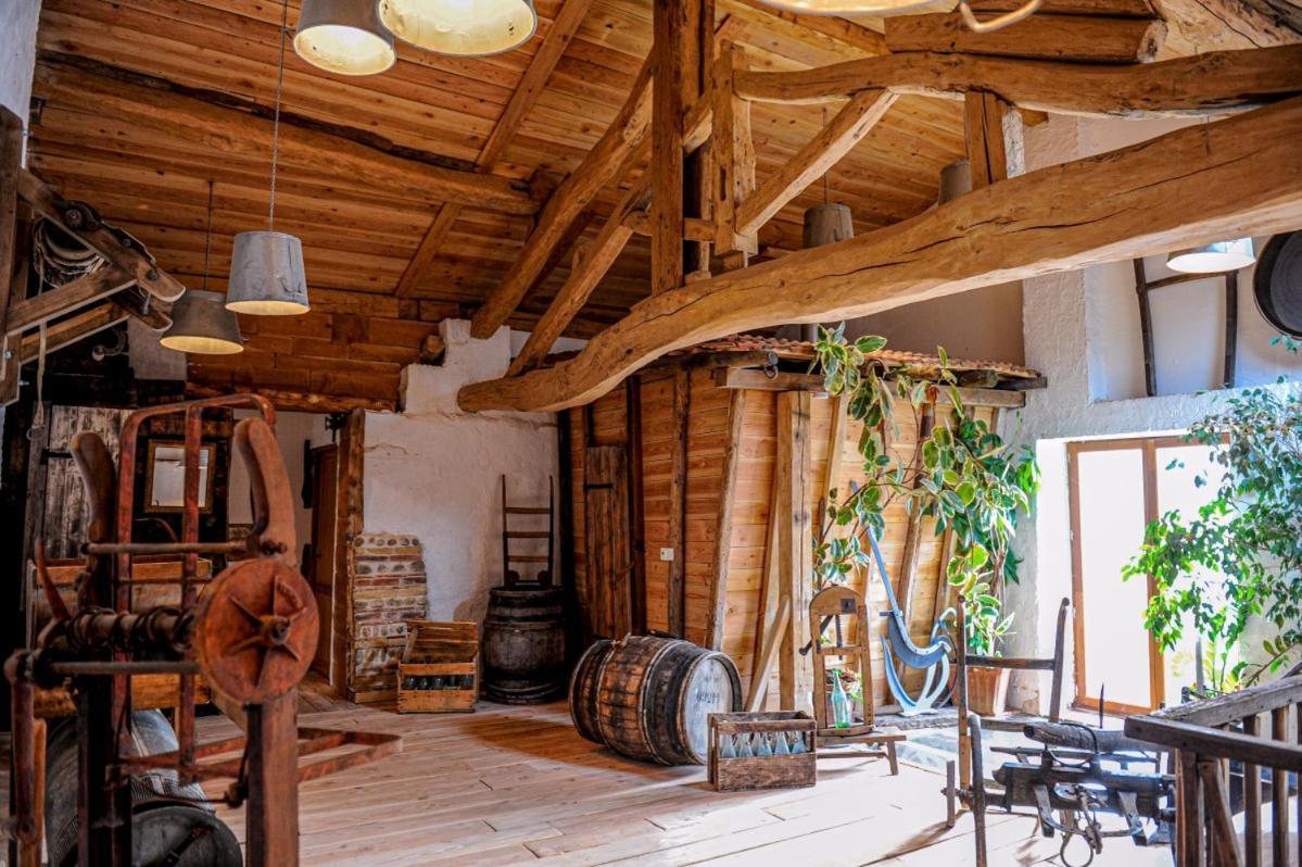 Le Moulin De Chamambard 호텔 Saint-Denis-les-Bourg 외부 사진
