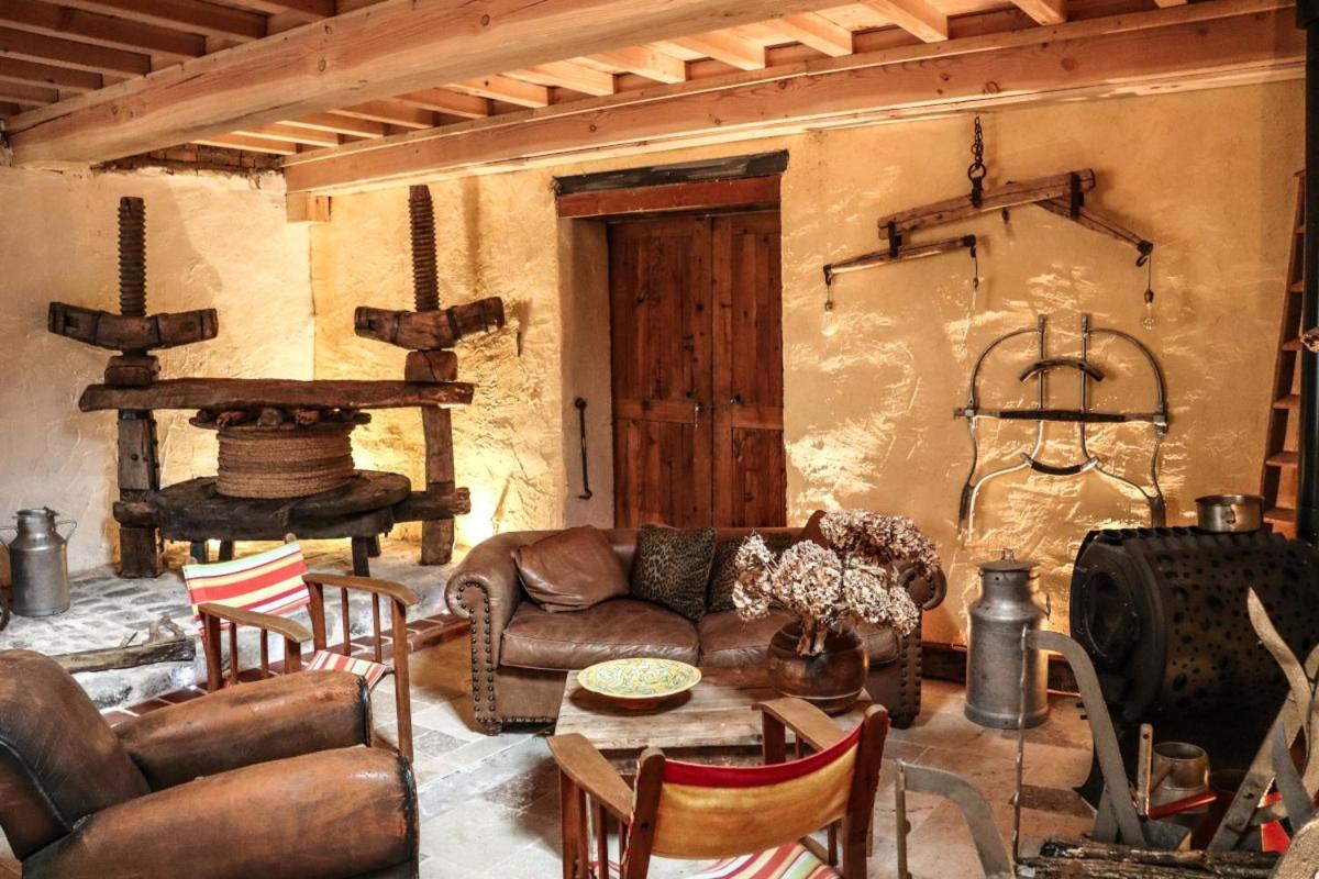 Le Moulin De Chamambard 호텔 Saint-Denis-les-Bourg 외부 사진