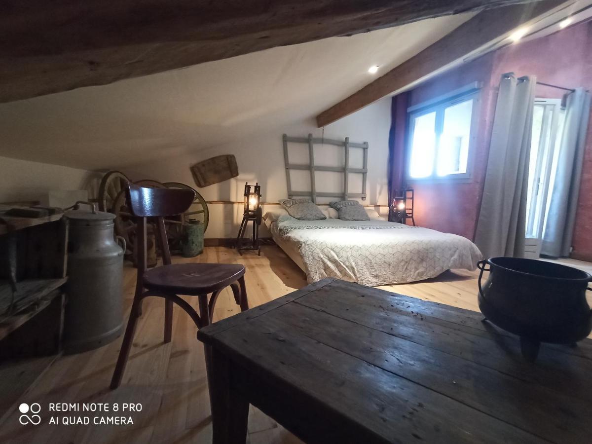 Le Moulin De Chamambard 호텔 Saint-Denis-les-Bourg 외부 사진